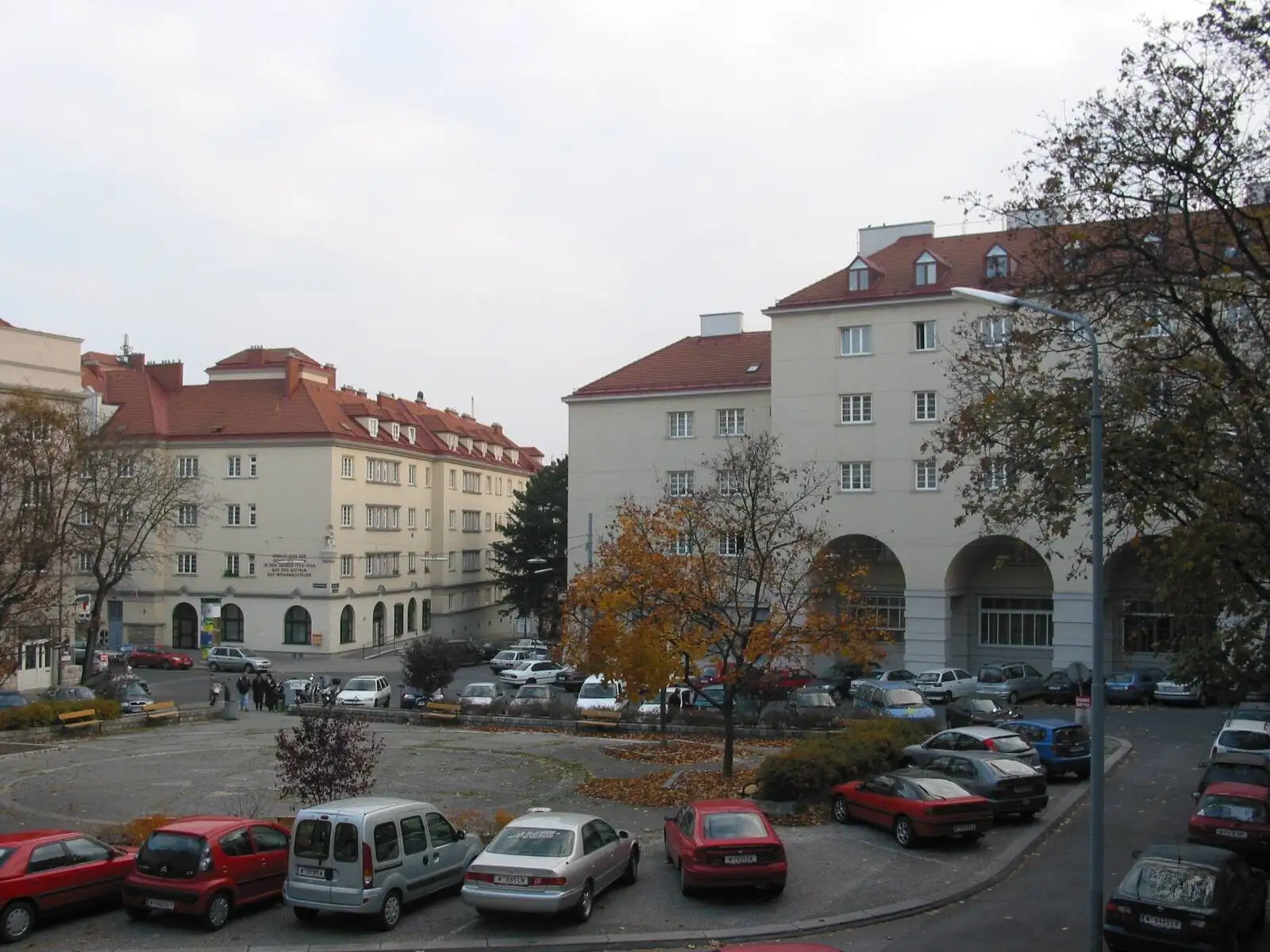 Der Matteottiplatz im Sandleitenhof