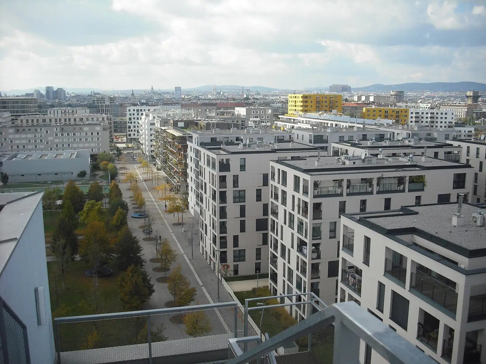 Neubauten im Nordbahnviertel Richtung Bruno-Marek-Allee, 2019
