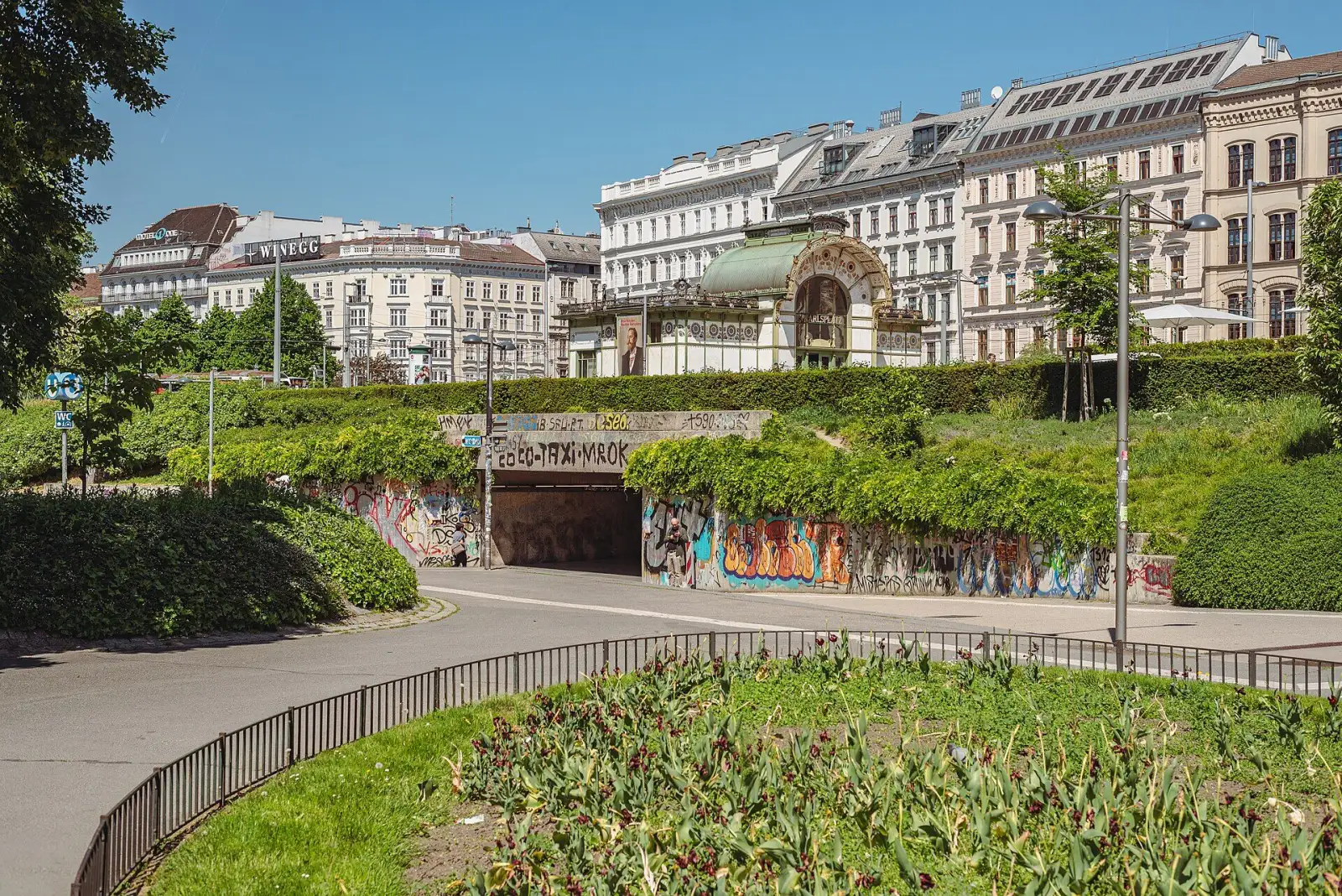 Otto-Wagner-Pavillon der Stadtbahn am Karlsplatz in Wien