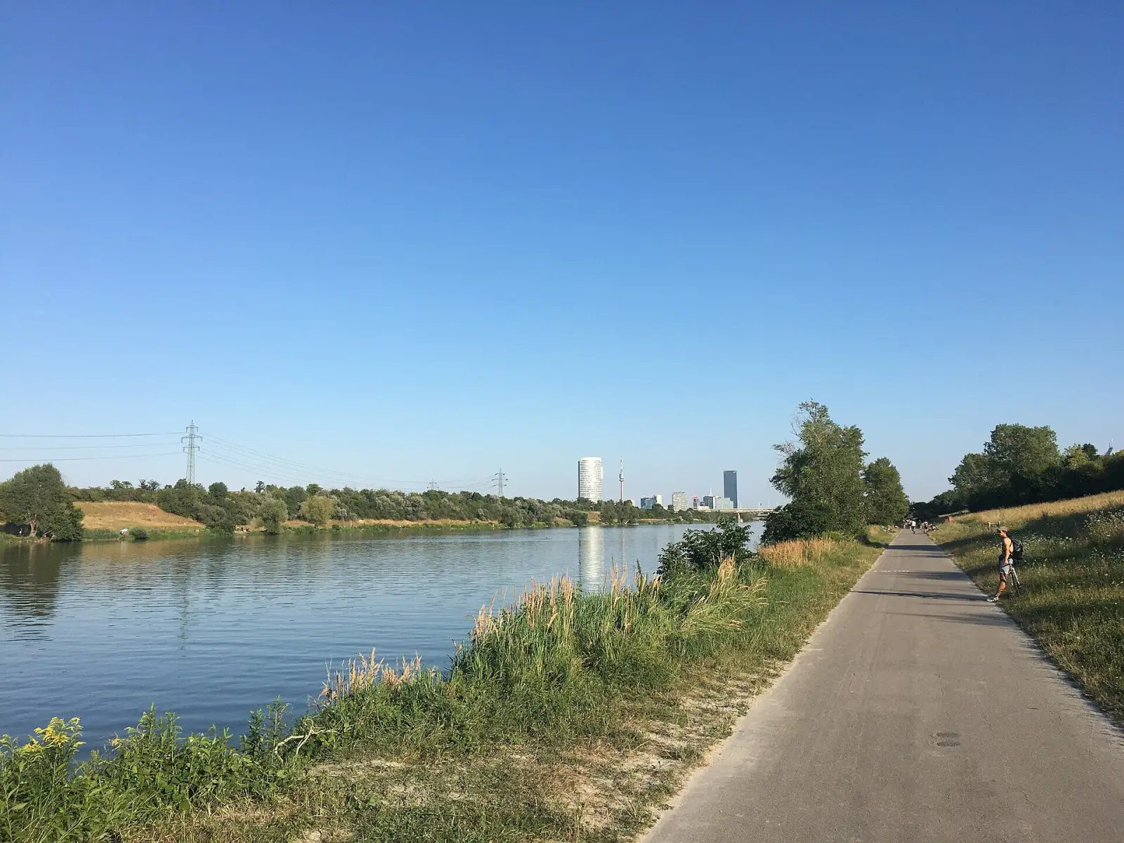 Abendstimmung auf der Donauinsel in Wien