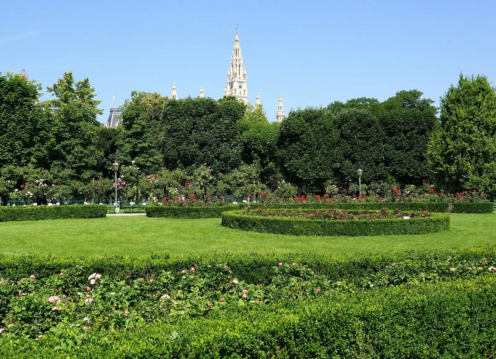 Blumenbeete im Volksgarten