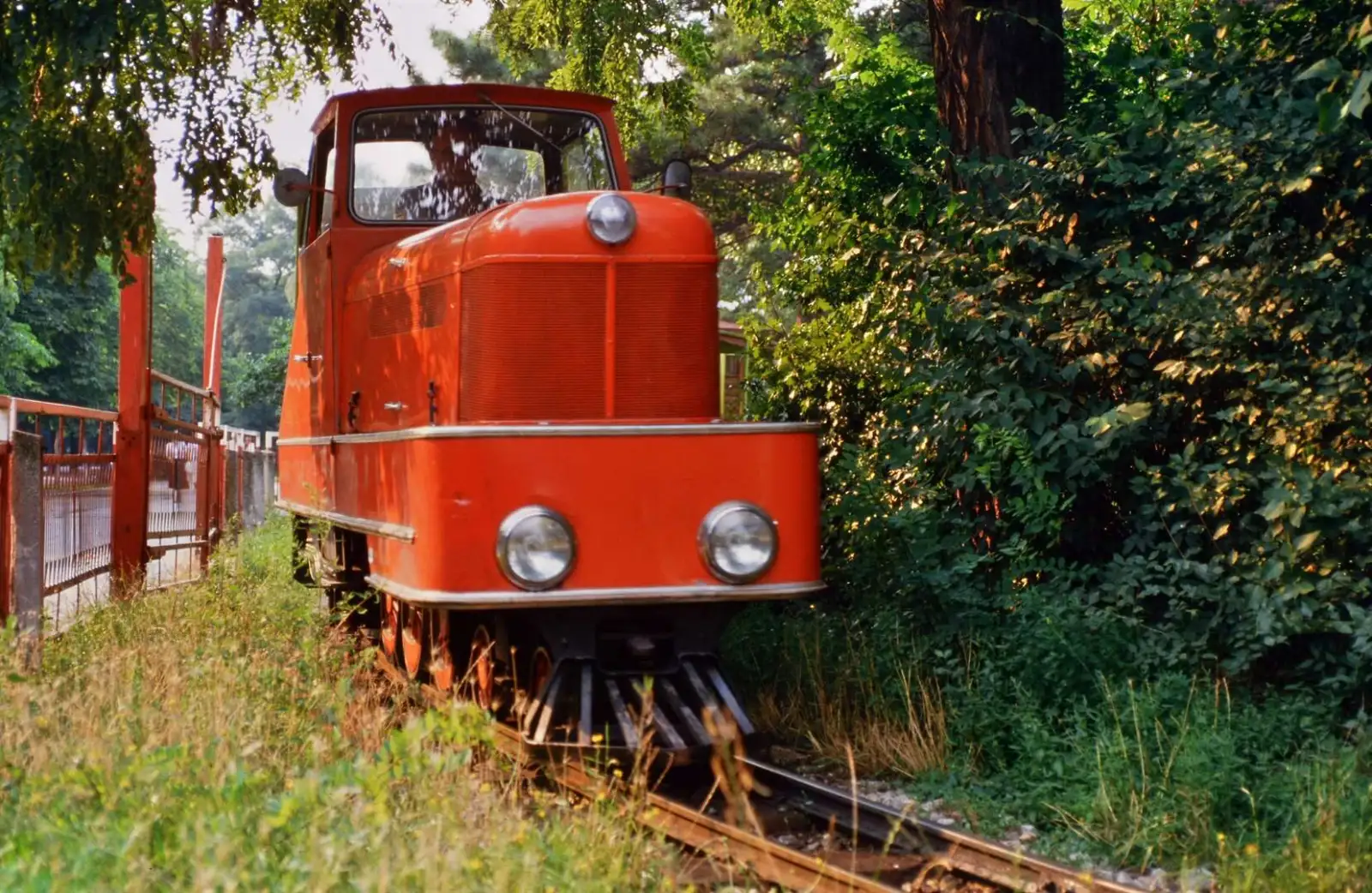 Die Diesellok D2 der Liliputbahn im Wiener Prater