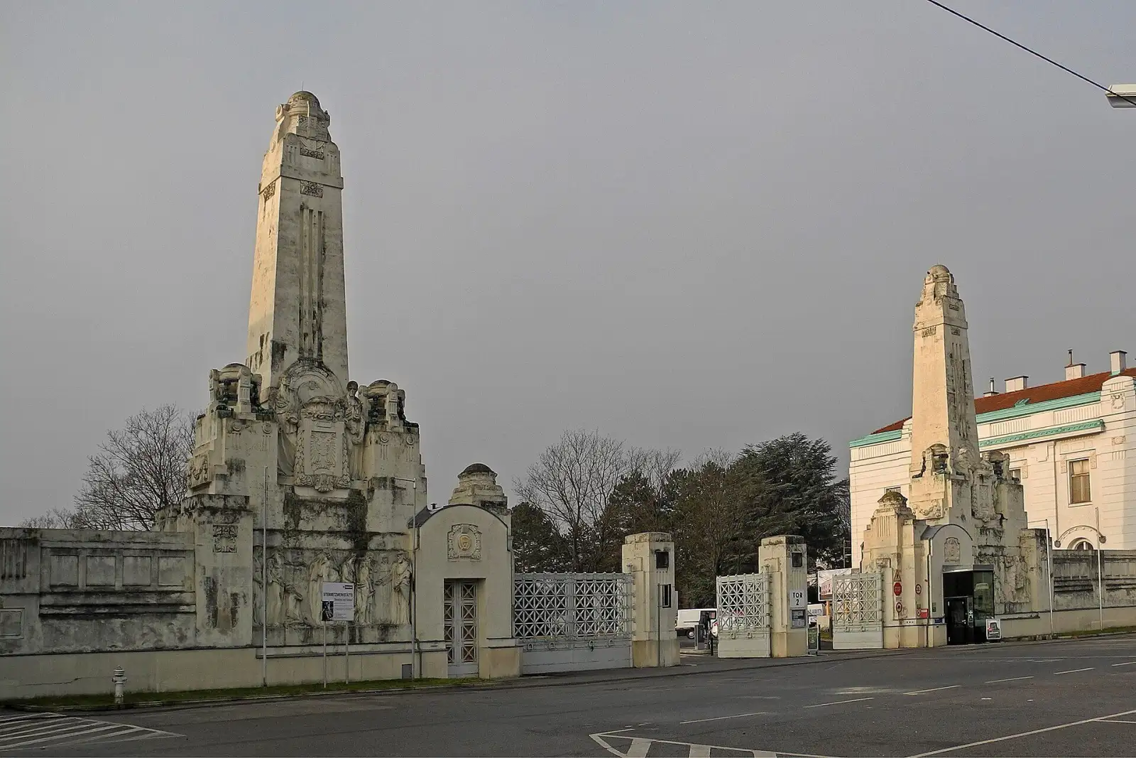 Eingang am Tor 2 des Wiener Zentralfriedhofs