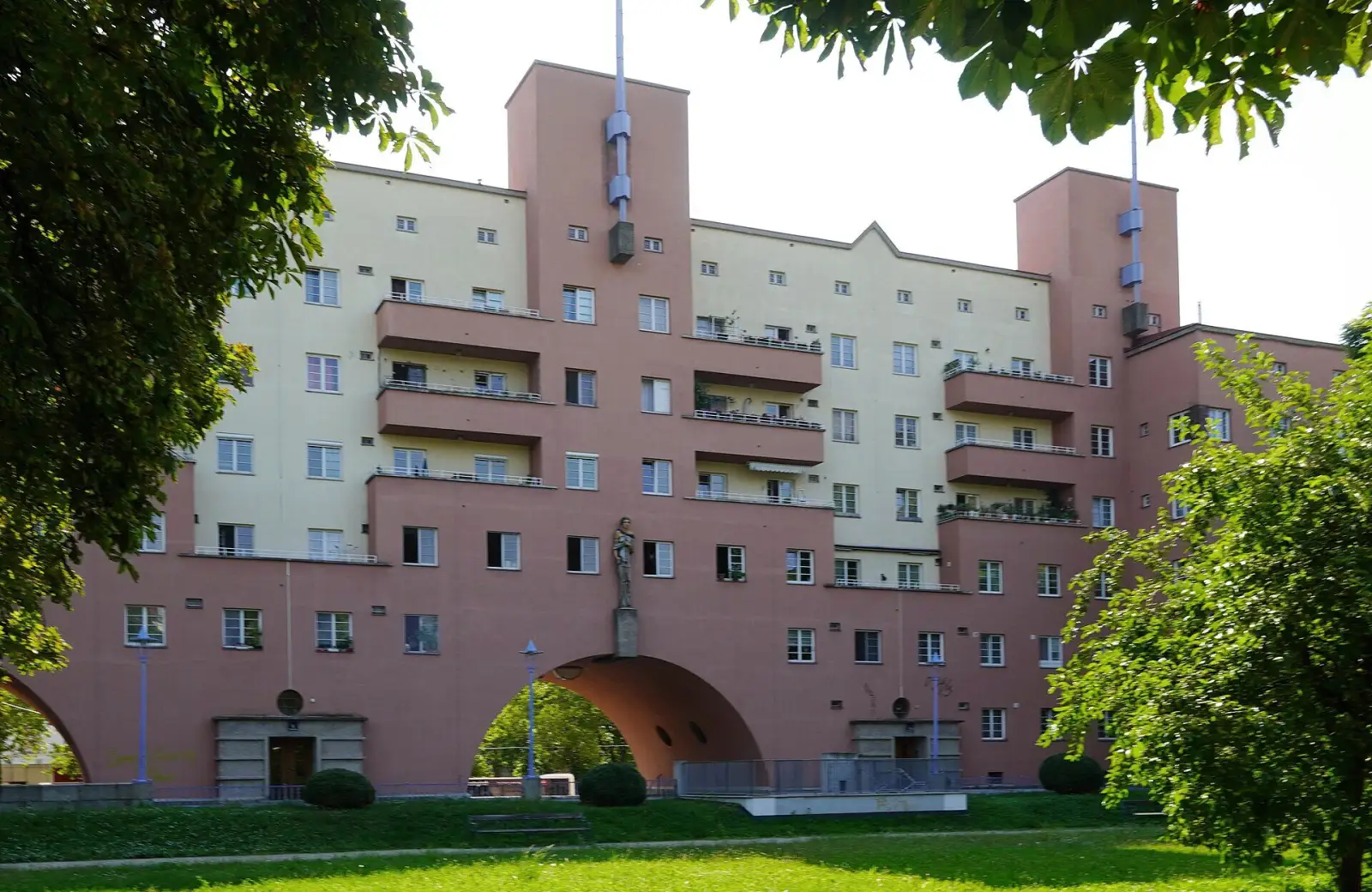 Fassade des Karl-Marx-Hofs in Döbling