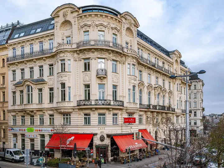 Gastraum im Café Savoy, Ort für Brunch in Wien