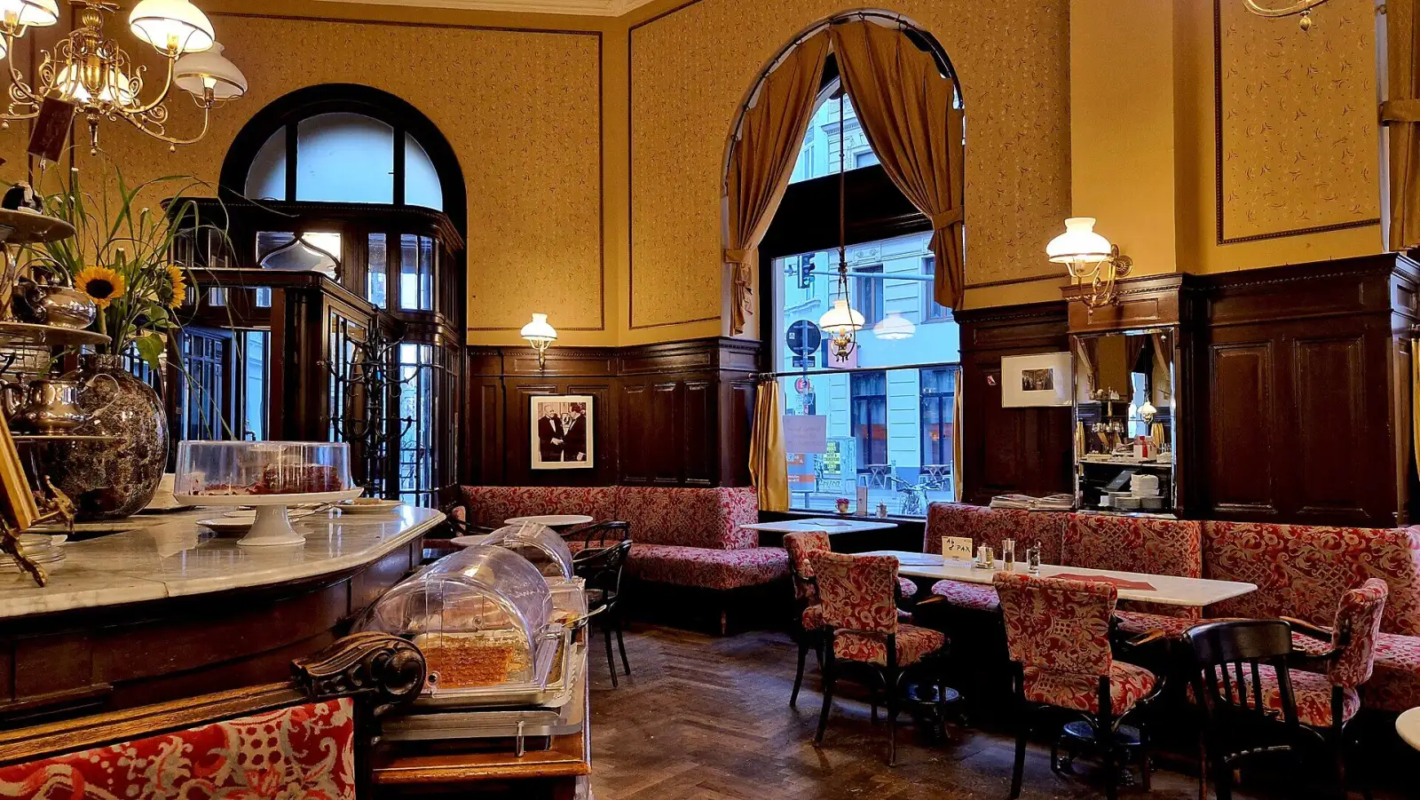 Gastraum im Café Sperl, einem der bekanntesten Cafés in Wien