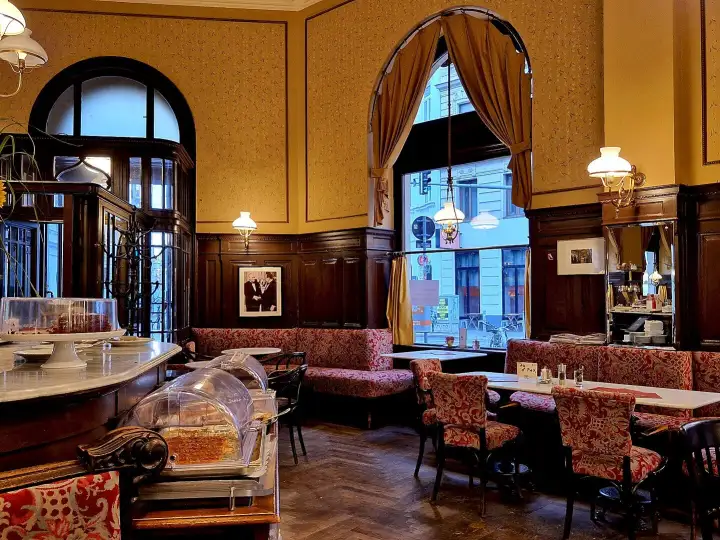 Gastraum im Café Sperl, einem der bekanntesten Cafés in Wien