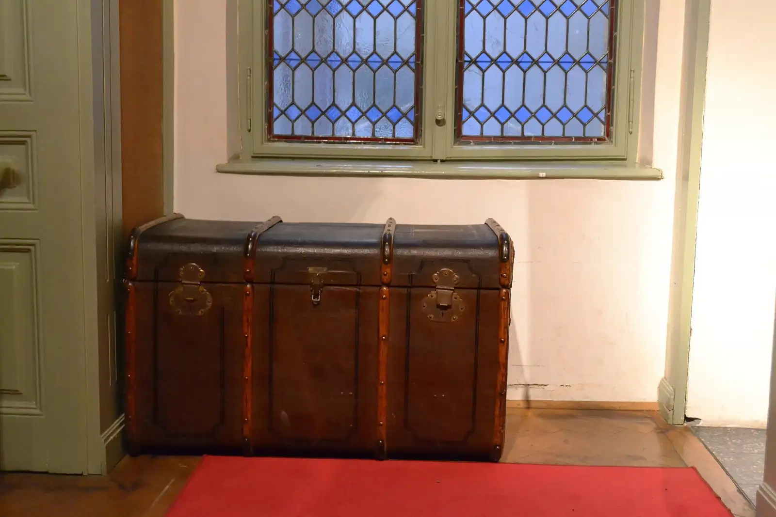 Historischer Reisekoffer im Sigmund Freud Museum