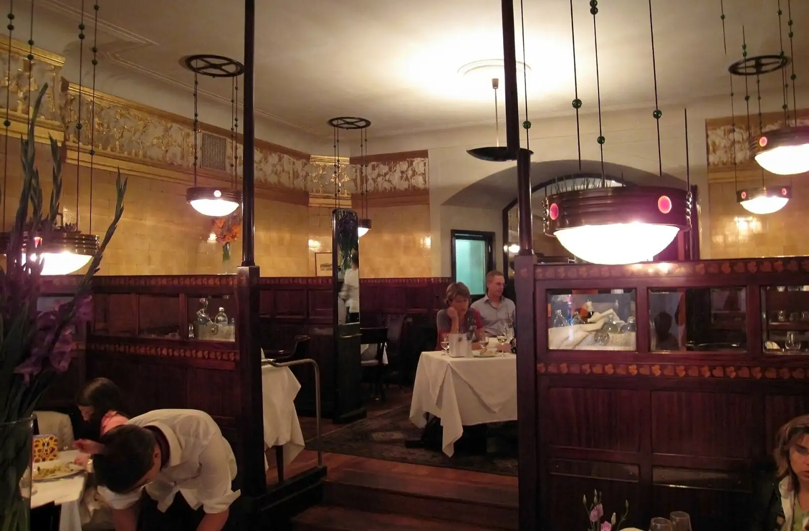 Jugendstil-Gastraum im Zum Schwarzen Kameel, einem der ältesten Restaurants in Wien