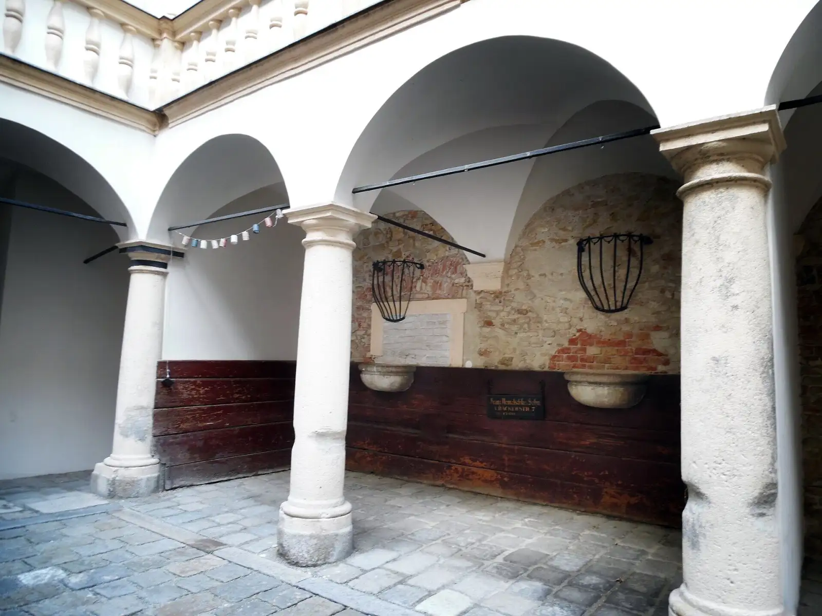 Renaissance-Arkadenhof im Haus Bäckerstraße 7 in Wien