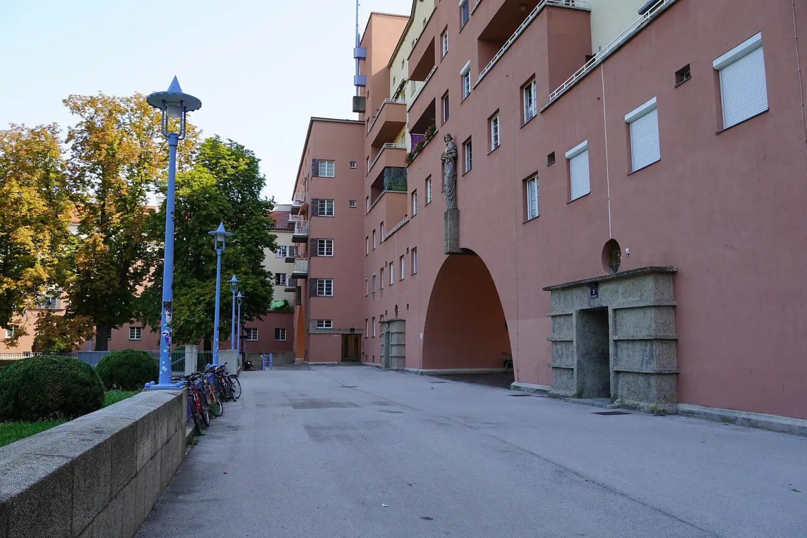 Torbögen des Karl-Marx-Hofs