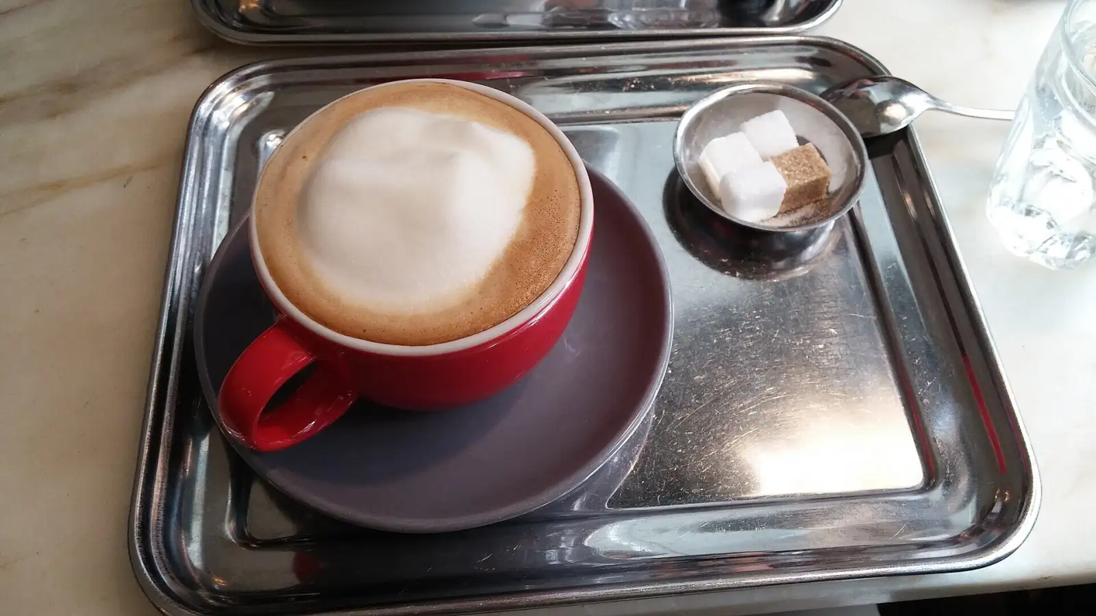 Wiener Melange im Café Diglas