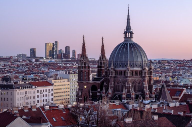 Die besten Rooftop Bars in Wien für einen Ausblick mit Stil